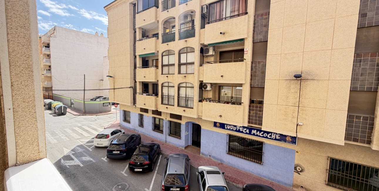 Resale - Apartment / flat -
Torrevieja - Torrevieja - Centre