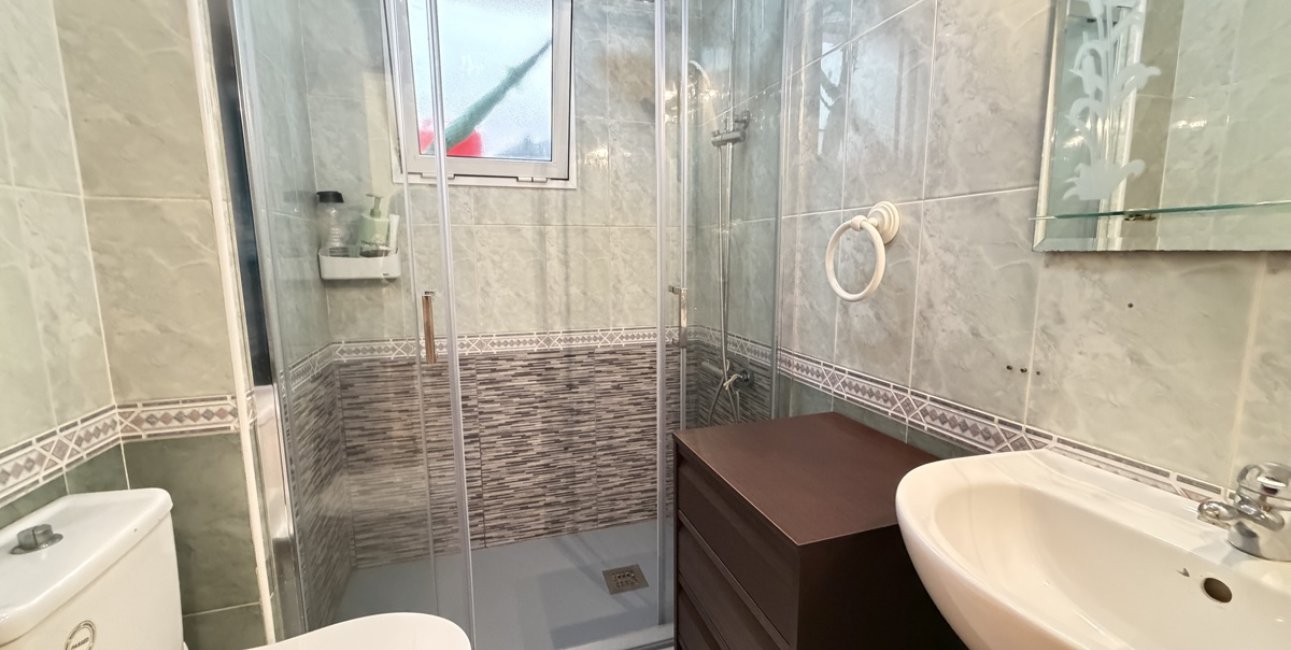 Resale - Apartment / flat -
Torrevieja - Torrevieja - Centre