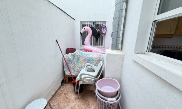 Resale - Apartment / flat -
Torrevieja - Torrevieja - Centre