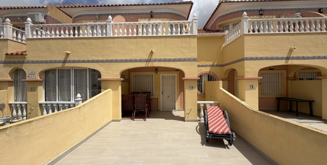 Resale - Townhouse -
Orihuela Costa - Villamartin