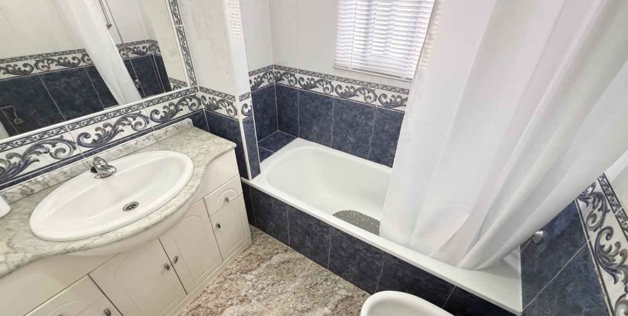 Resale - Townhouse -
Orihuela Costa - Villamartin