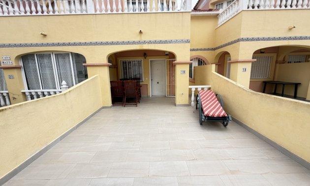 Resale - Townhouse -
Orihuela Costa - Villamartin