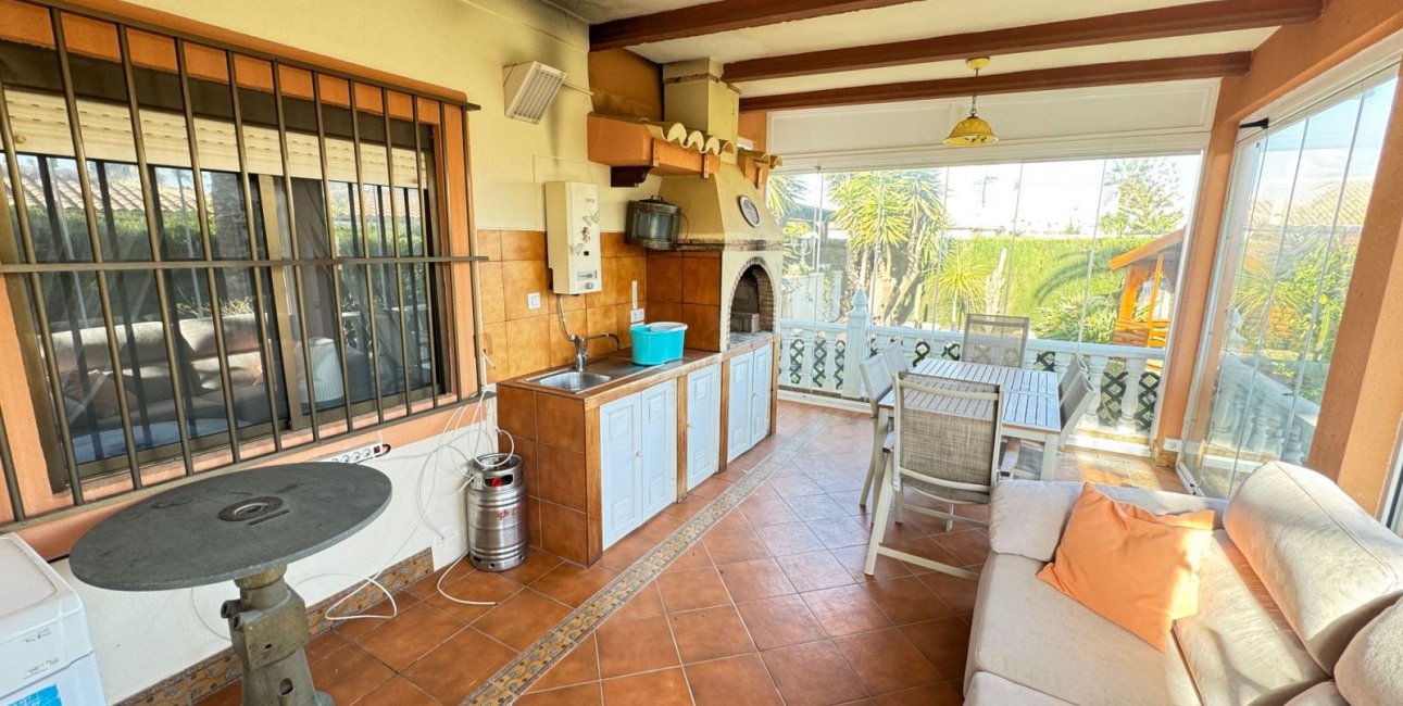 Resale - Villa -
Orihuela Costa - Cabo Roig