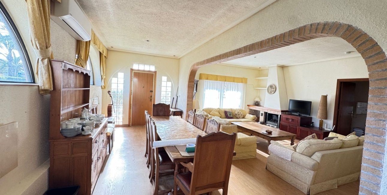 Resale - Villa -
Orihuela Costa - Cabo Roig