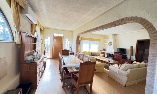 Resale - Villa -
Orihuela Costa - Cabo Roig