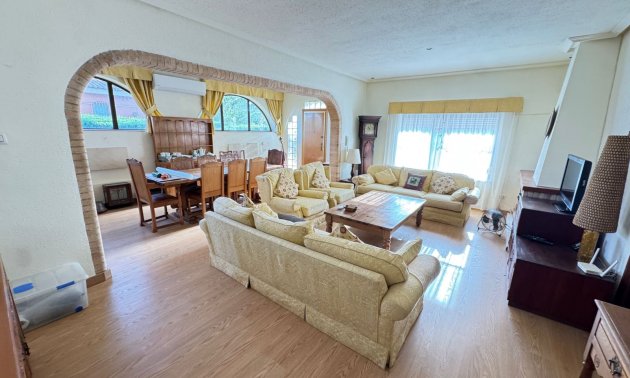 Resale - Villa -
Orihuela Costa - Cabo Roig