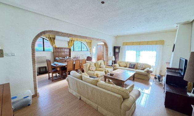 Resale - Villa -
Orihuela Costa - Cabo Roig