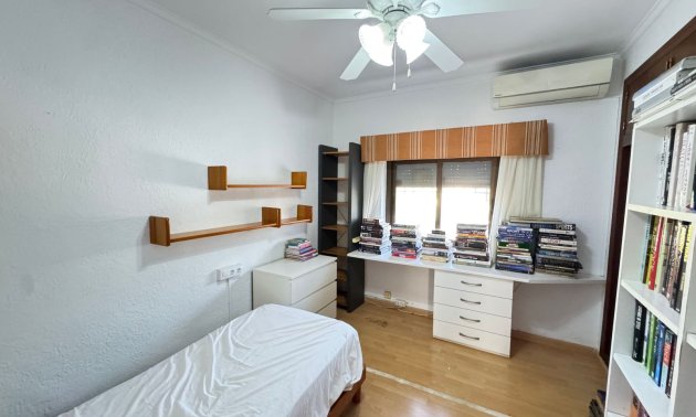 Resale - Villa -
Orihuela Costa - Cabo Roig
