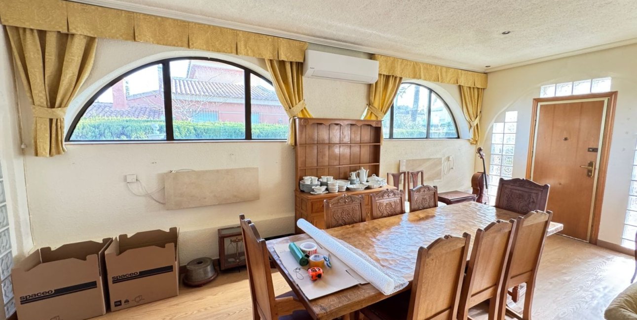 Resale - Villa -
Orihuela Costa - Cabo Roig