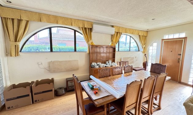 Resale - Villa -
Orihuela Costa - Cabo Roig