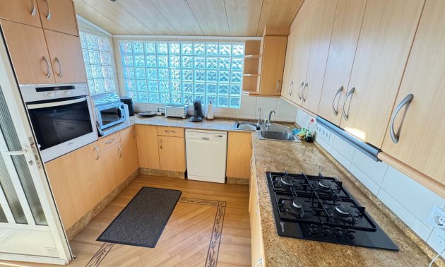 Resale - Villa -
Orihuela Costa - Cabo Roig