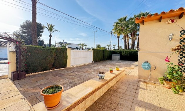 Resale - Villa -
Orihuela Costa - Cabo Roig
