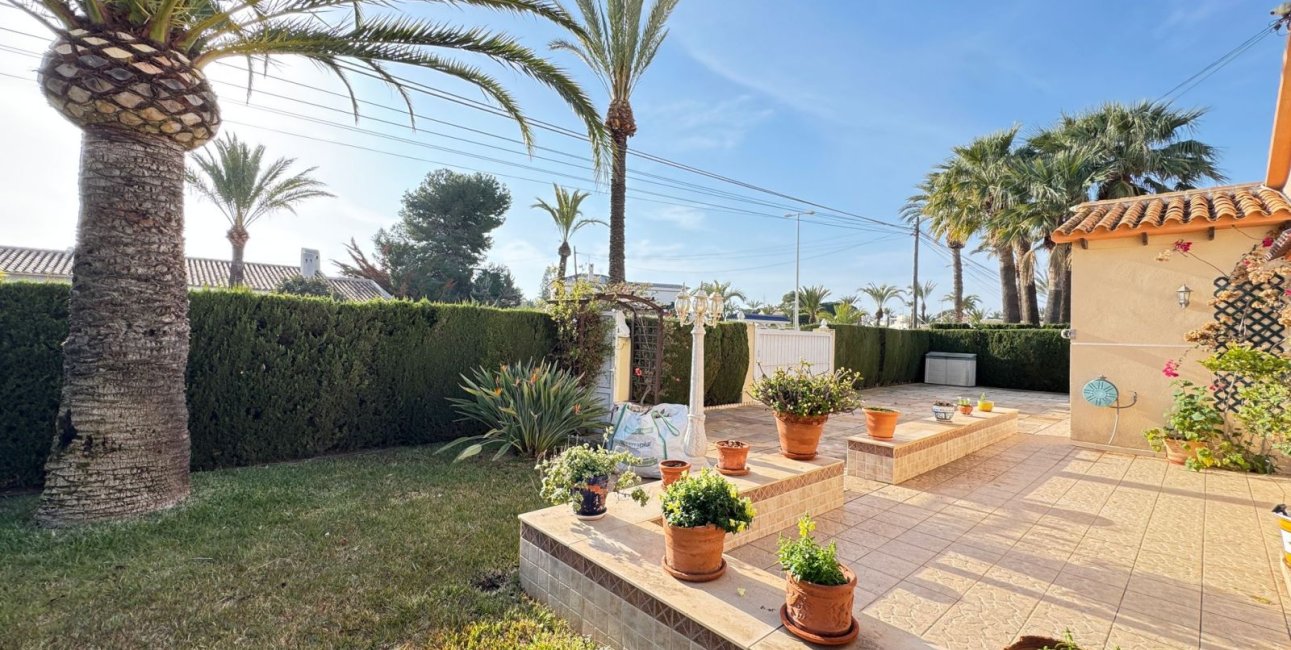 Resale - Villa -
Orihuela Costa - Cabo Roig