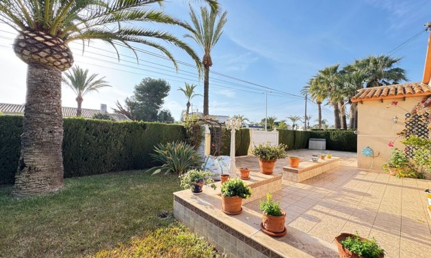 Resale - Villa -
Orihuela Costa - Cabo Roig