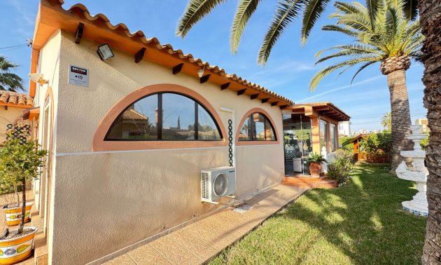 Resale - Villa -
Orihuela Costa - Cabo Roig