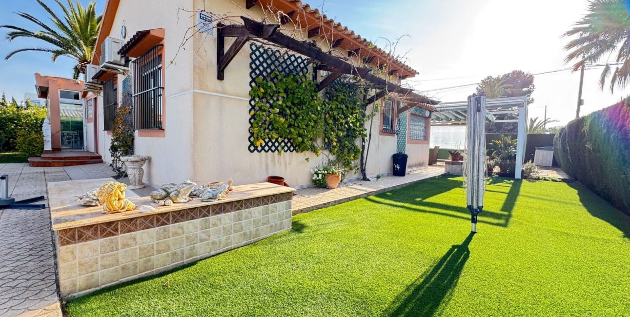 Resale - Villa -
Orihuela Costa - Cabo Roig