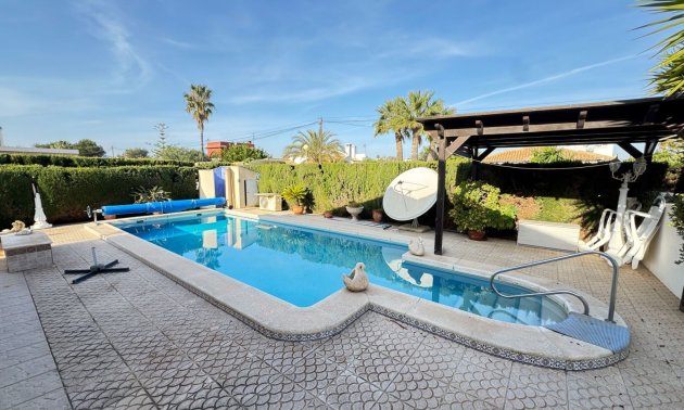 Resale - Villa -
Orihuela Costa - Cabo Roig