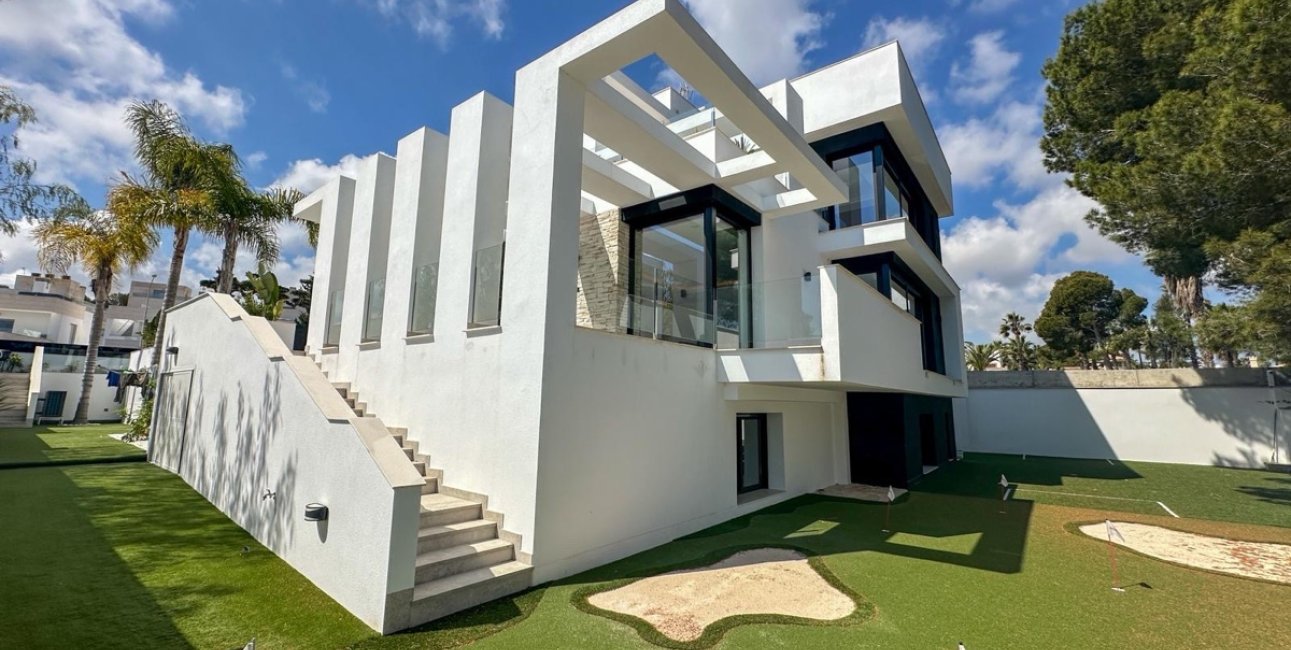 Resale - Villa -
Orihuela Costa - Villamartin