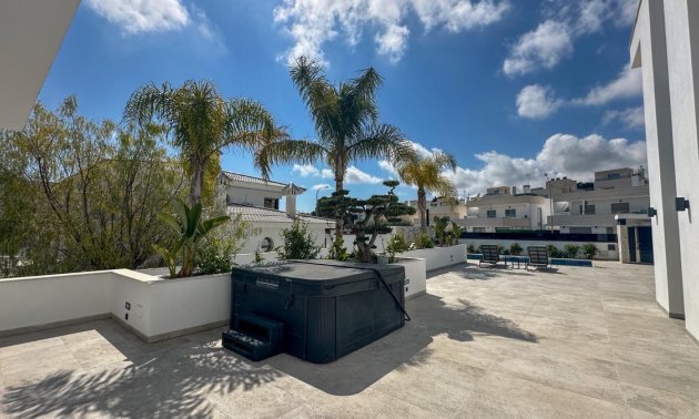Resale - Villa -
Orihuela Costa - Villamartin