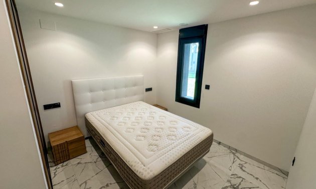 Resale - Villa -
Orihuela Costa - Villamartin