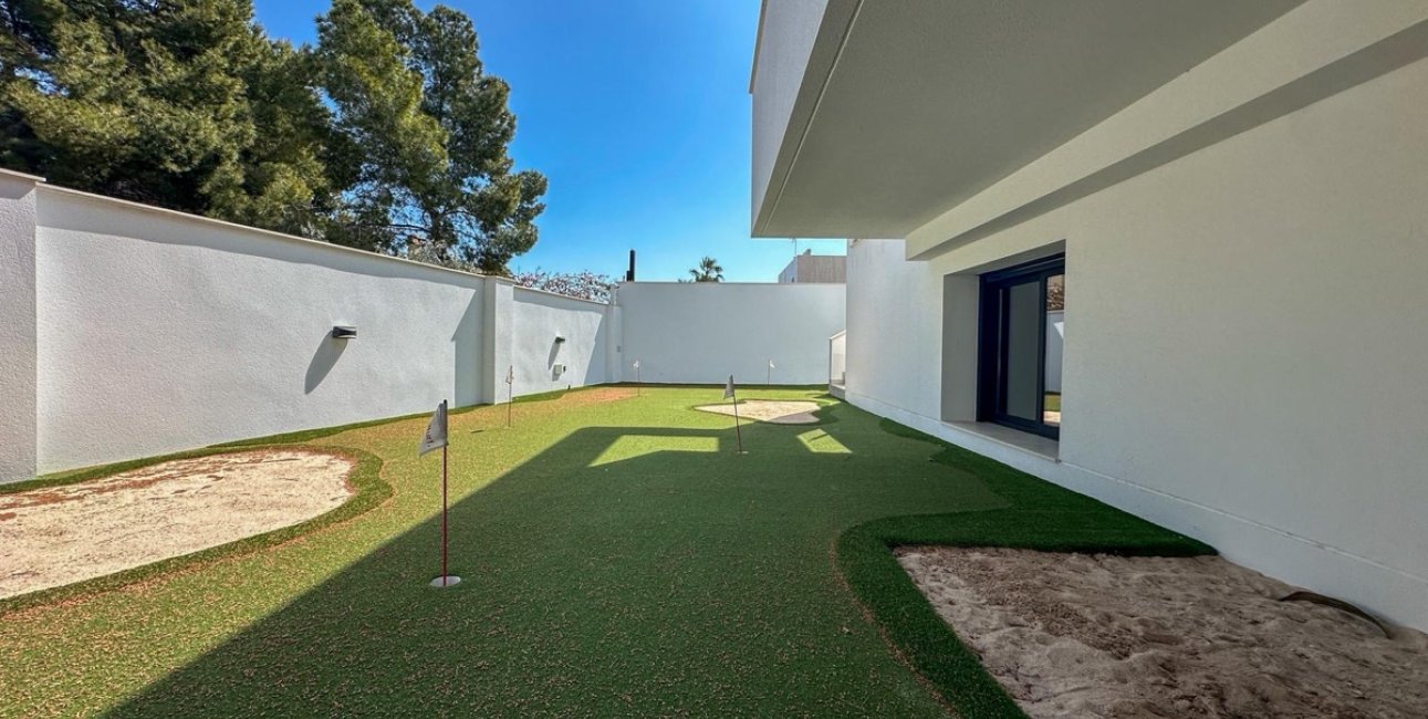 Resale - Villa -
Orihuela Costa - Villamartin