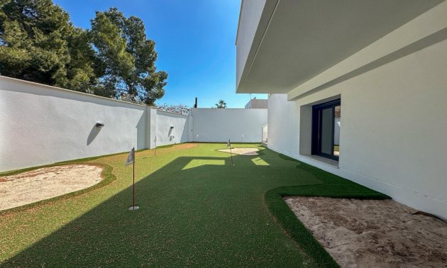 Resale - Villa -
Orihuela Costa - Villamartin