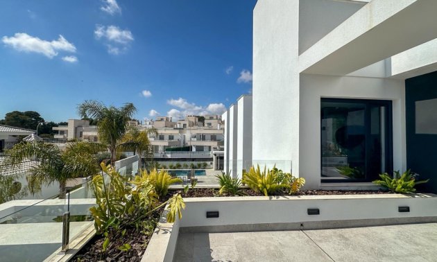 Resale - Villa -
Orihuela Costa - Villamartin