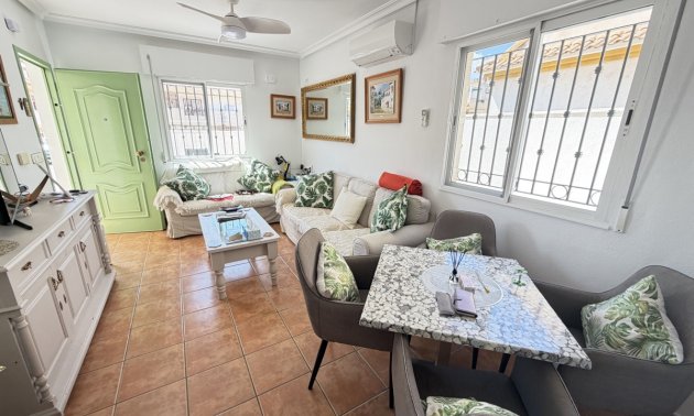 Rynek wtórny - Bungalowy -
Orihuela Costa - La Zenia