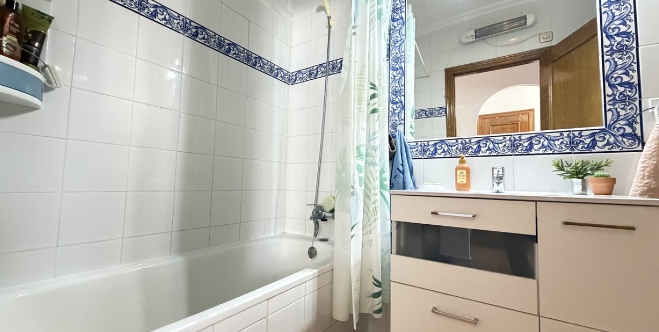 Rynek wtórny - Bungalowy -
Orihuela Costa - La Zenia