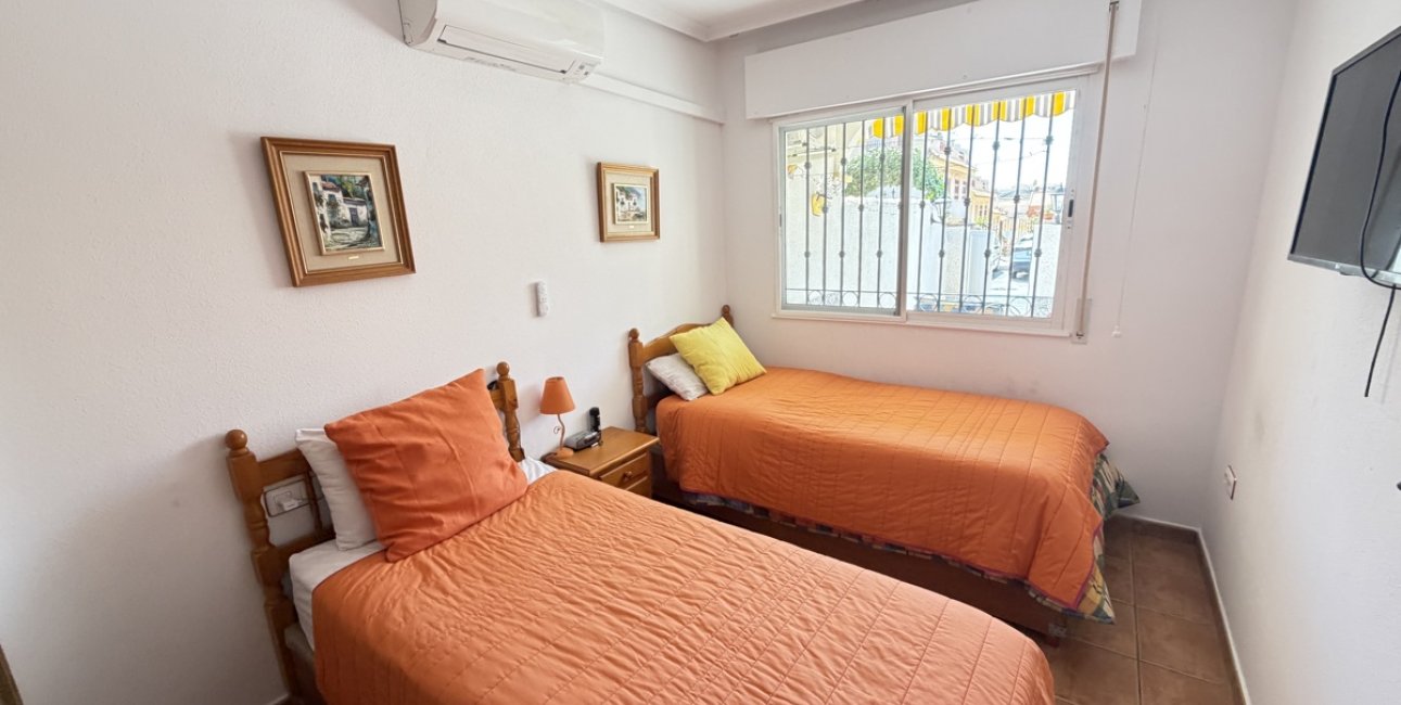 Rynek wtórny - Bungalowy -
Orihuela Costa - La Zenia