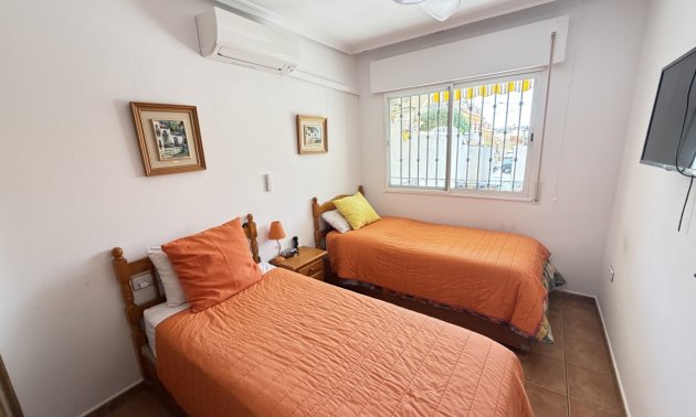 Rynek wtórny - Bungalowy -
Orihuela Costa - La Zenia