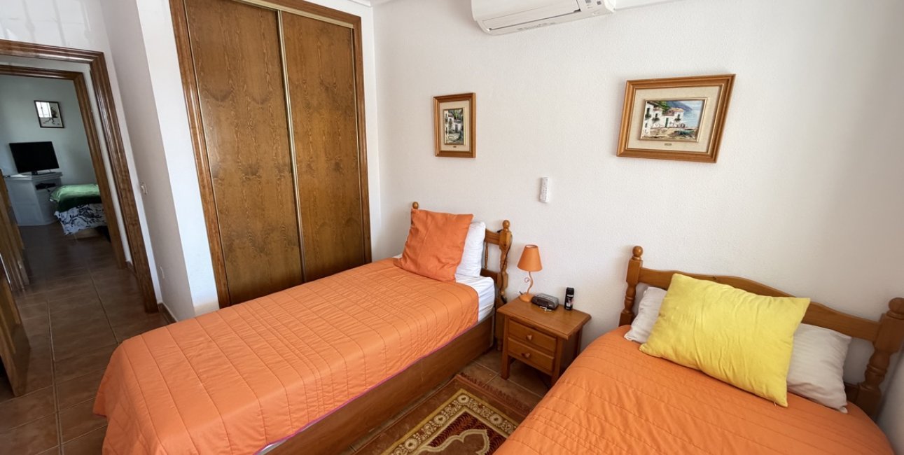 Rynek wtórny - Bungalowy -
Orihuela Costa - La Zenia