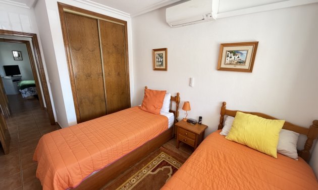 Rynek wtórny - Bungalowy -
Orihuela Costa - La Zenia