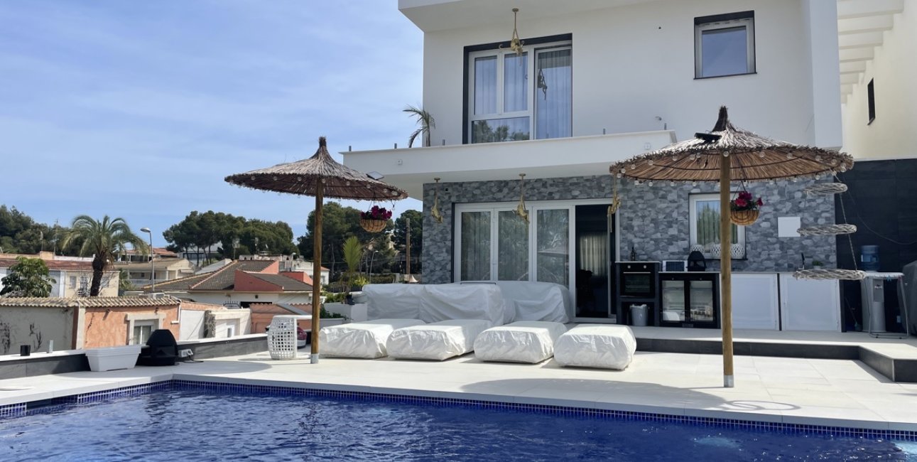 Resale - Villa -
Torrevieja - Los Balcones