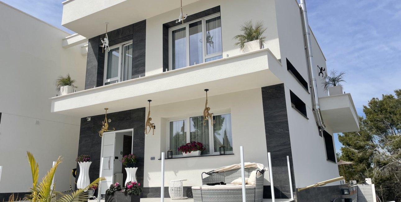 Resale - Villa -
Torrevieja - Los Balcones