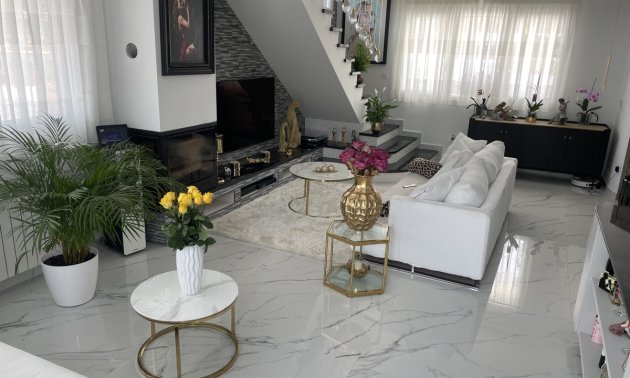Resale - Villa -
Torrevieja - Los Balcones
