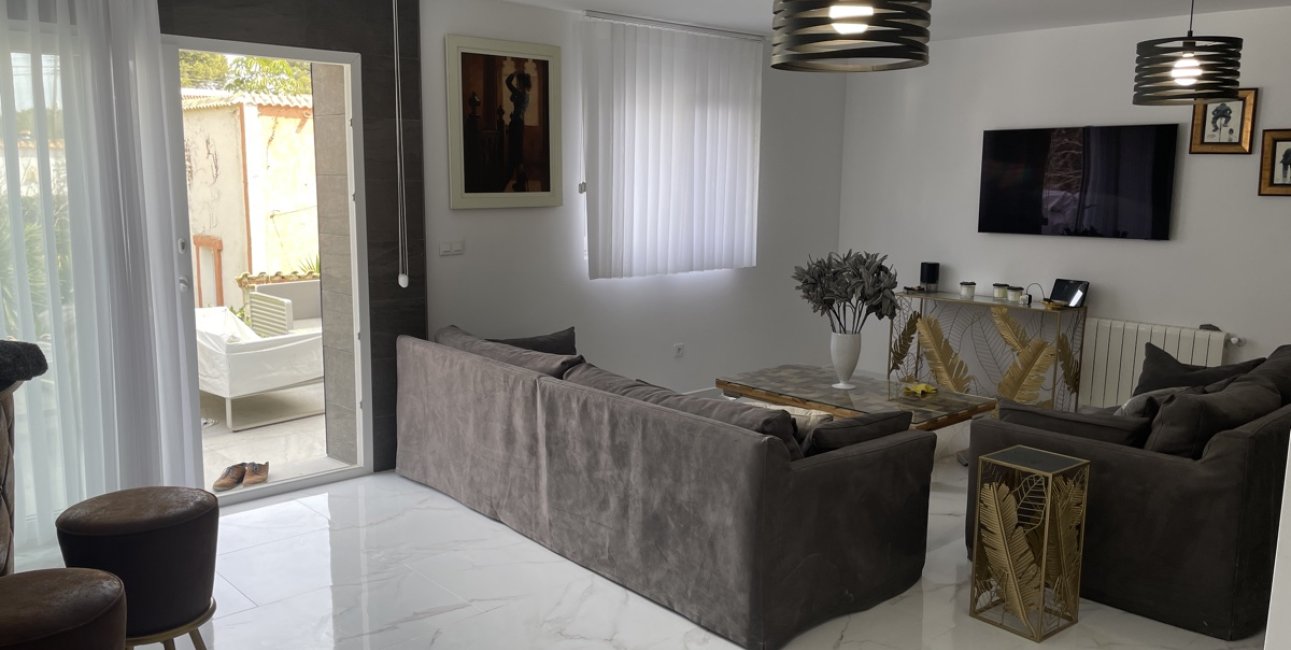 Resale - Villa -
Torrevieja - Los Balcones