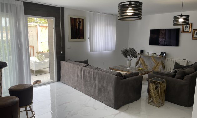 Resale - Villa -
Torrevieja - Los Balcones