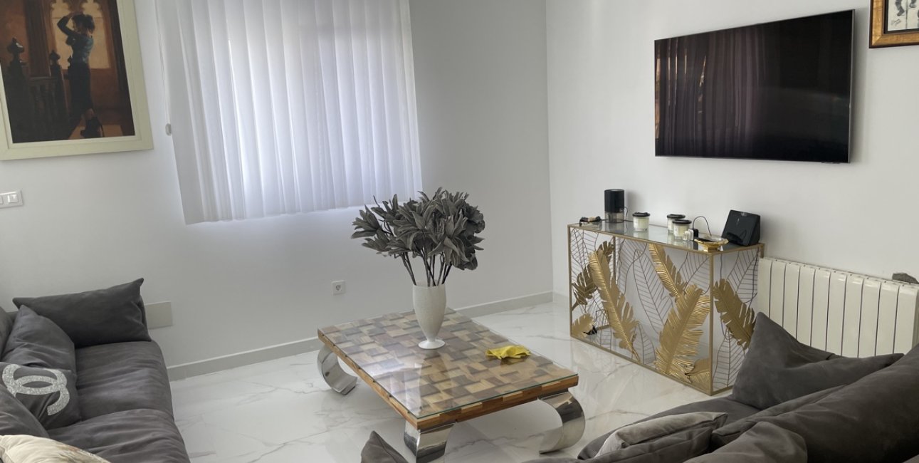 Resale - Villa -
Torrevieja - Los Balcones