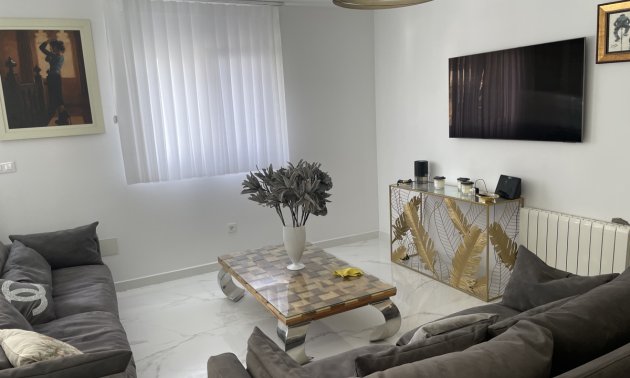 Resale - Villa -
Torrevieja - Los Balcones