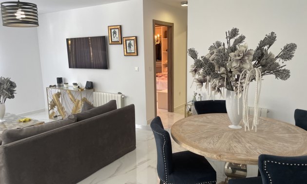 Resale - Villa -
Torrevieja - Los Balcones