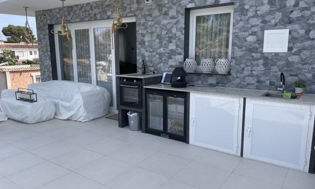 Resale - Villa -
Torrevieja - Los Balcones
