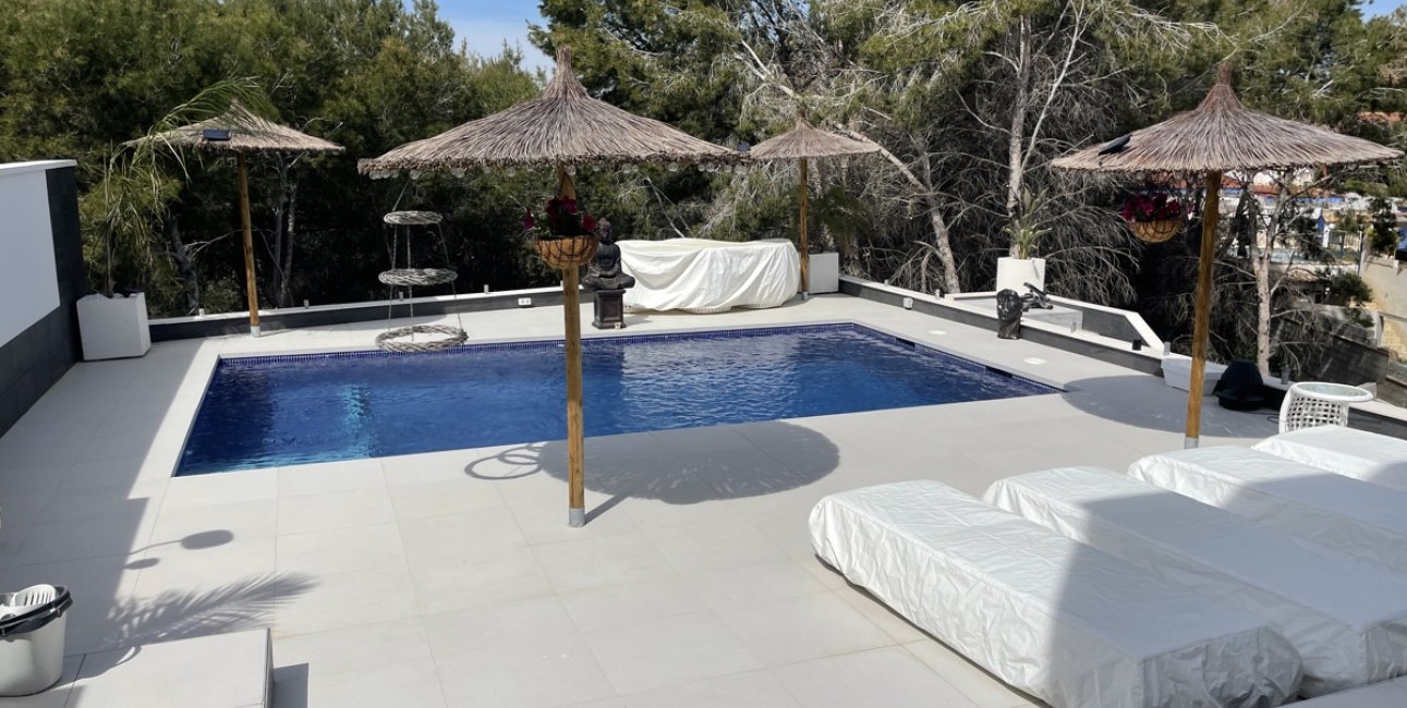 Resale - Villa -
Torrevieja - Los Balcones