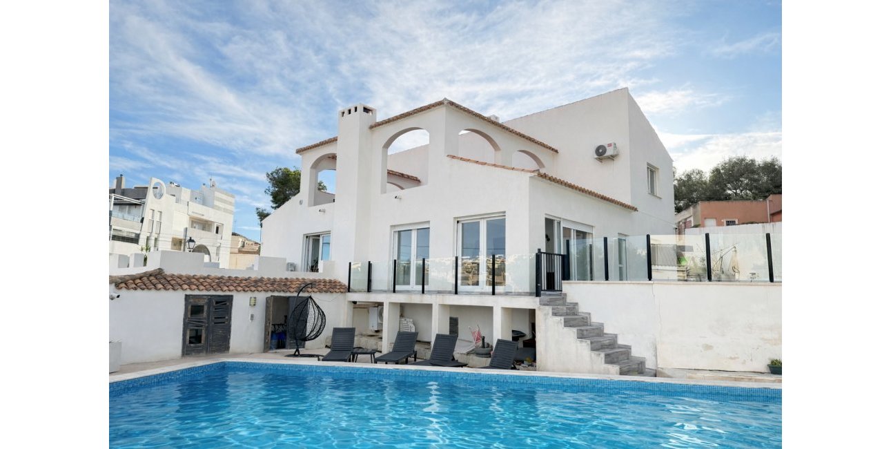 Resale - Villa -
Orihuela Costa - Villamartin