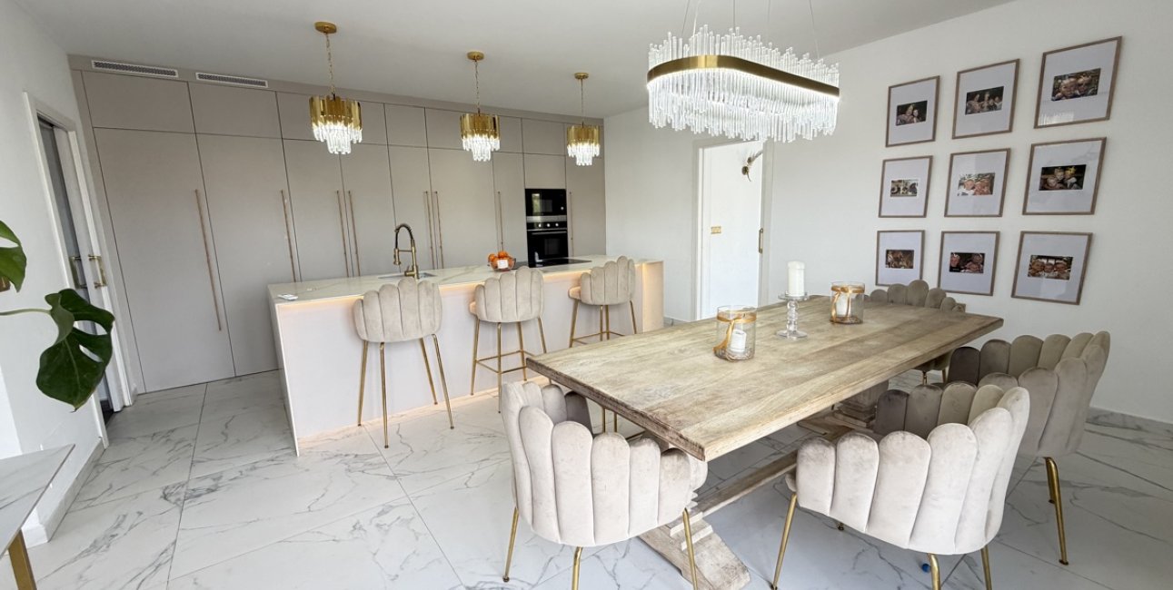 Resale - Villa -
Orihuela Costa - Villamartin