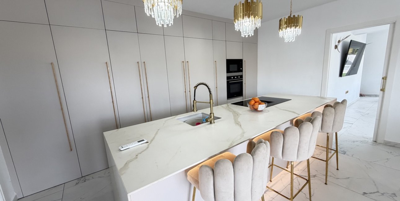 Resale - Villa -
Orihuela Costa - Villamartin