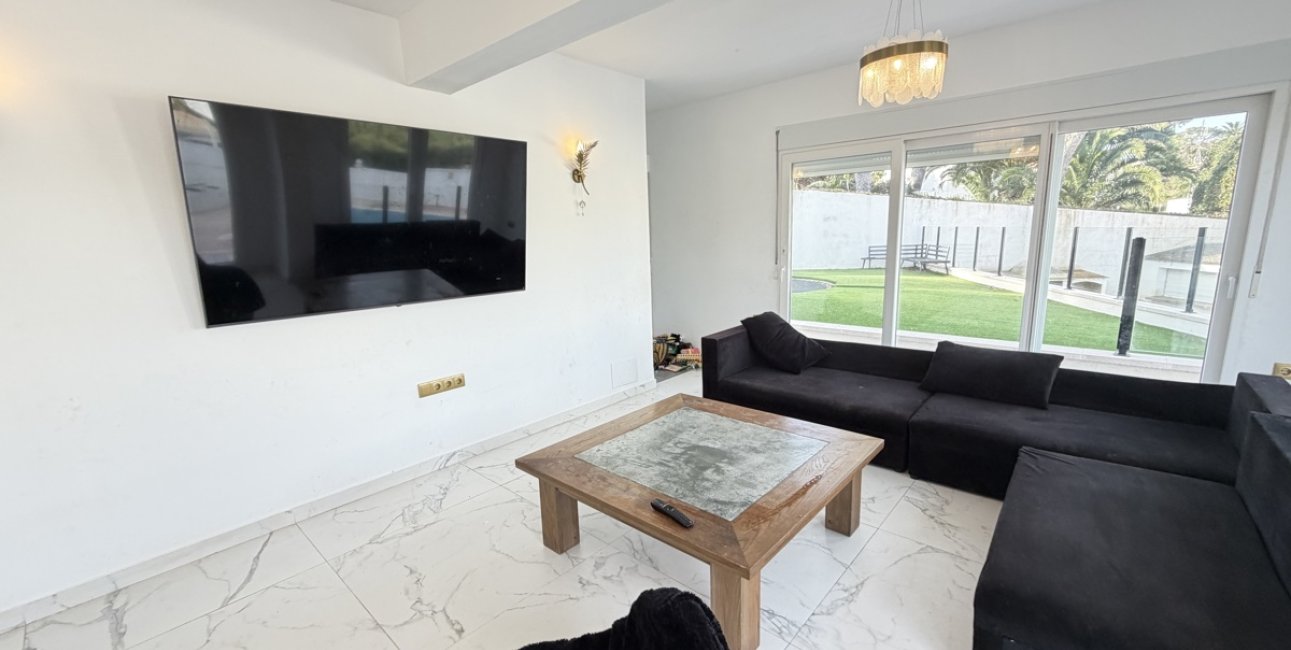 Resale - Villa -
Orihuela Costa - Villamartin