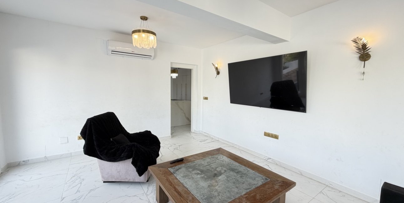 Resale - Villa -
Orihuela Costa - Villamartin