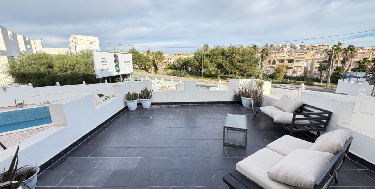 Resale - Villa -
Orihuela Costa - Villamartin