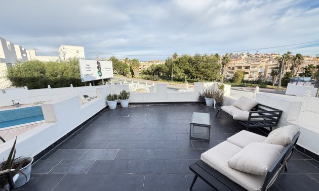 Resale - Villa -
Orihuela Costa - Villamartin